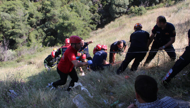 Aydın’da virajı alamayan motosiklet şoförü uçuruma yuvarlandı