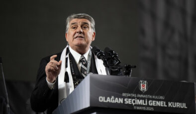 Beşiktaş Başkanı Serdal Adalı mazbatasını aldı