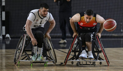 Beşiktaş ve Batman basketbol grupları farkındalık için alana çıktı