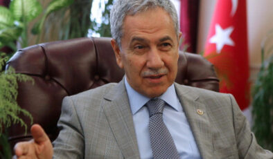 Bülent Arınç İmamoğlu’nun tutuklu yargılanmasına karşı çıktı