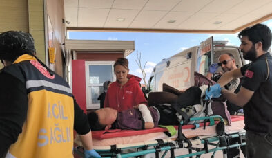 Bursa’da bacağına korkuluk demiri saplanan çocuk yaralandı