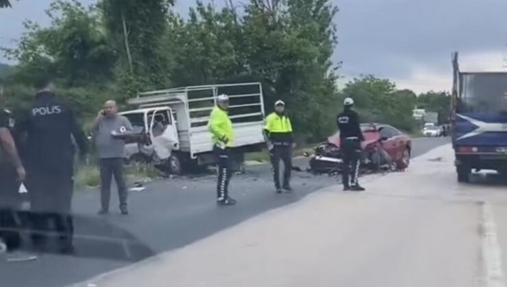 Bursa’da kamyonet ile araba çarpıştı