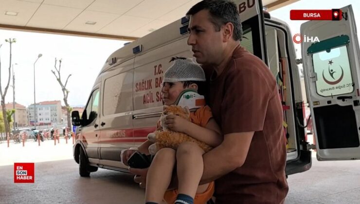 Bursa’da kazada yaralandı, oyuncağını elinden hiç bırakmadı
