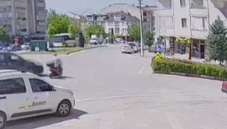 Bursa’da motosikletli muhtarın karıştığı kaza kamerada