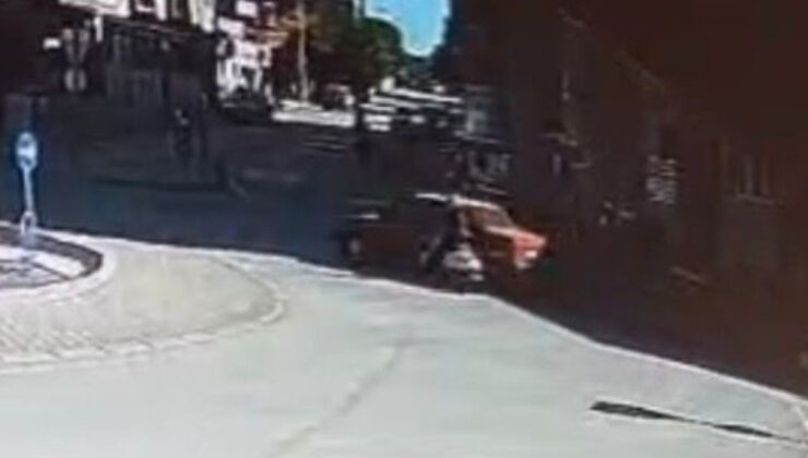 Denizli’de apansız kavşağa giren araba, bayan motosiklet şoförüne çarptı