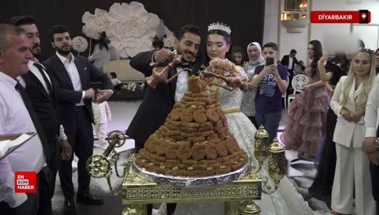 Diyarbakır’da evlenen çift, düğünde pasta yerine burma kadayıf kesti