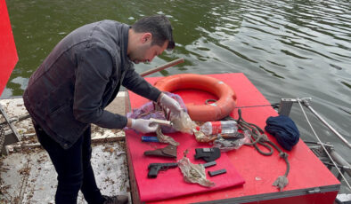 Eskişehir Porsuk Çayı’nın tabanında silah bulundu