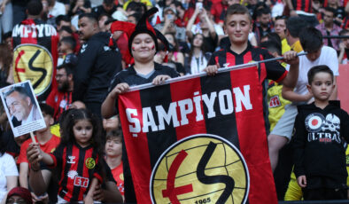 Eskişehirspor’un şampiyonluk coşkusu yeni stadyumda taçlandı