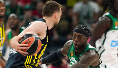 EuroLeague Dörtlü Finali’nde Panathinaikos’u mağlup eden Fenerbahçe finalde
