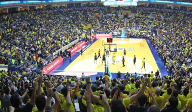 Fenerbahçe taraftarından basketbol maçında Ali Koç’a reaksiyon