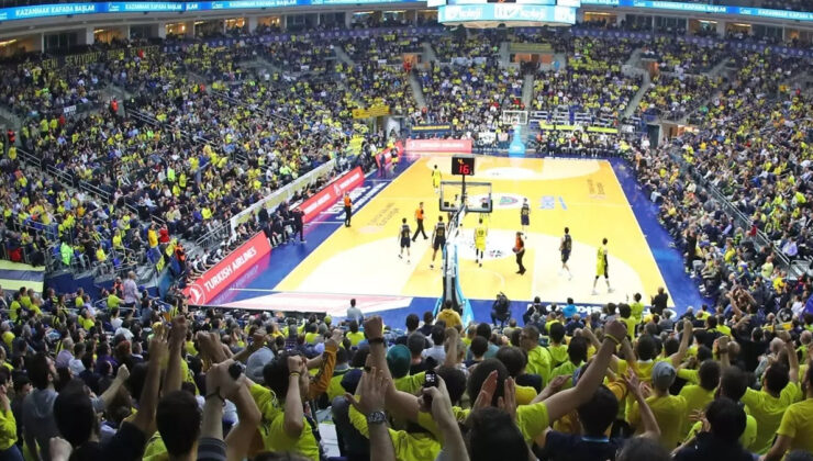 Fenerbahçe taraftarından basketbol maçında Ali Koç’a reaksiyon