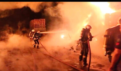 Gebze’de boya fabrikasında yangın