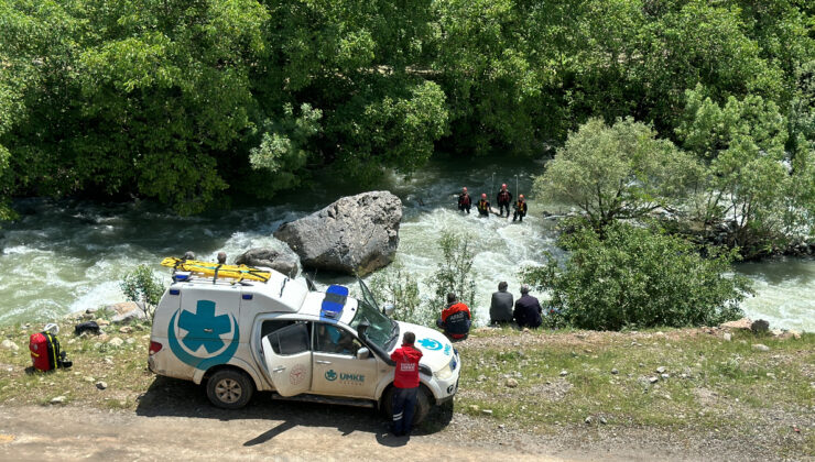 Hakkari’de derede kaybolan 16 yaşındaki çocuğu arama çalışmaları sürüyor