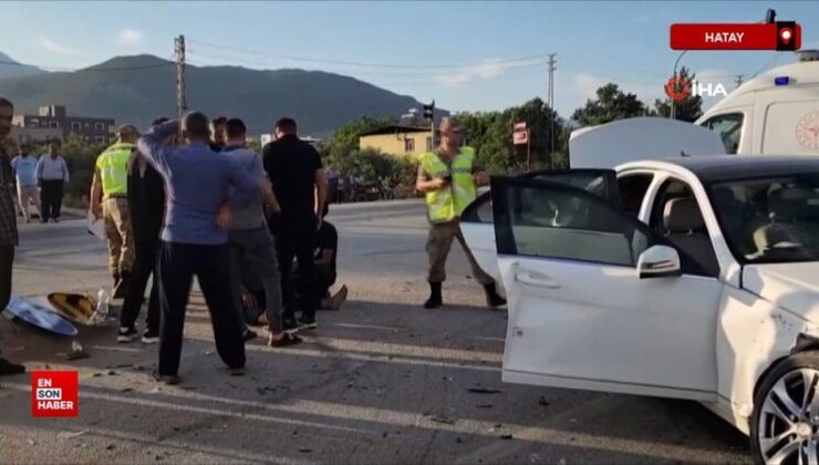 Hatay’da 2 arabanın kavşakta çarpıştı