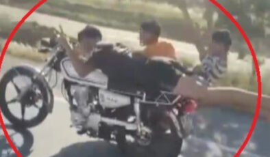 Hatay’da motosikleti yatarak sürdü: Yediği ceza motosiklet parasını geçti