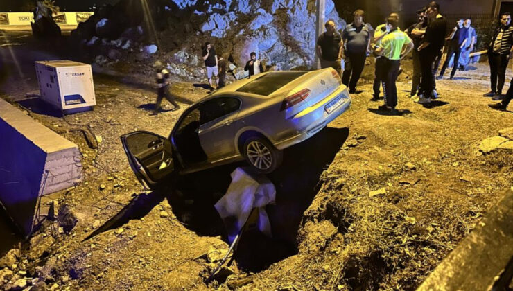 Hatay’da navigasyona uyan şoför aracıyla şantiyeye düştü