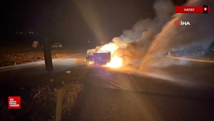 Hatay’da seyir halindeki arabada yangın