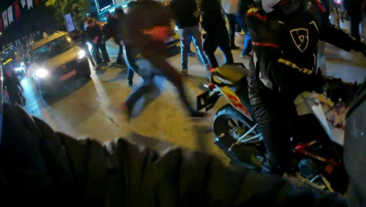 İstanbul Kadıköy’de Galatasaray atkılı araca atak