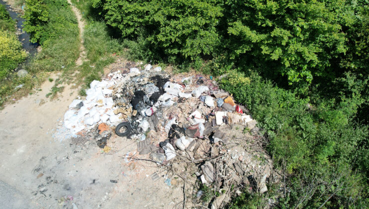 İstanbul’da döküm alanına para ödememek için çöpleri ormanlık alana attılar