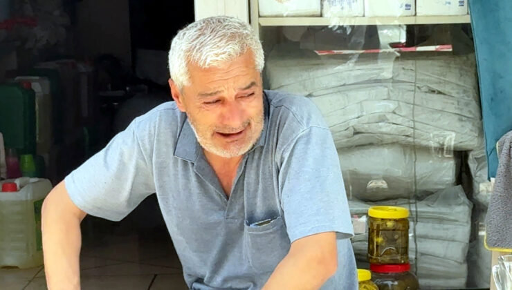 İstanbul’da iş yeri alevlere teslim olan şahıs uzun müddet gözyaşı döktü