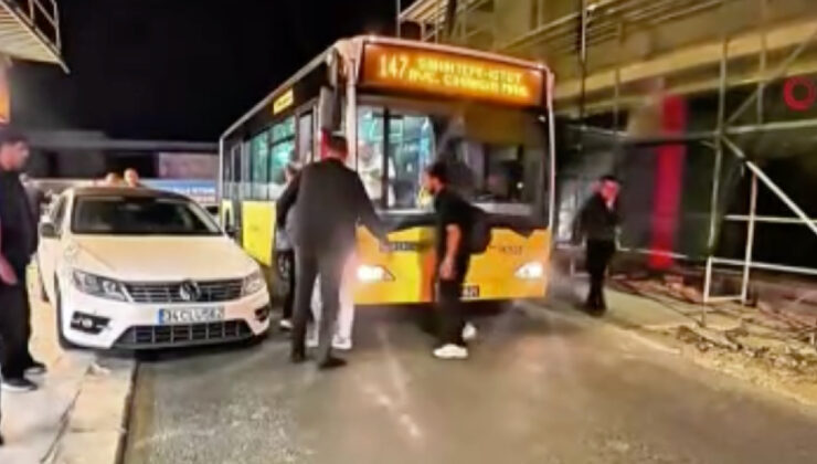 İstanbul’da kusurlu park krizi: Vatandaşlar aracı elleriyle kaldırdı