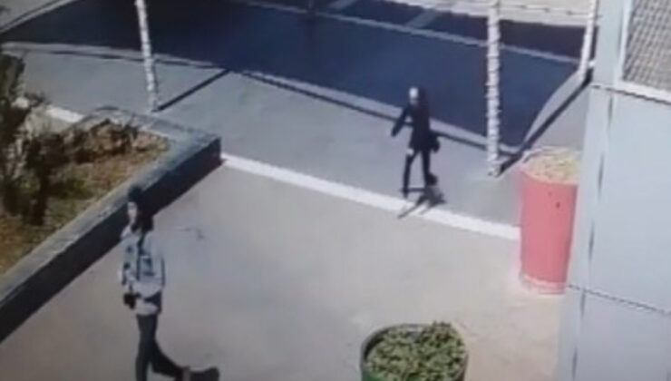 İstanbul’da müşteri üzere girdiği dükkandan 2 telefon çaldı