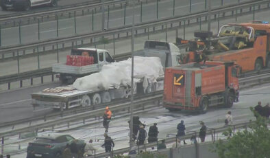 İstanbul’da tırdan dökülen alçı nedeniyle trafikte yoğunluk yaşandı