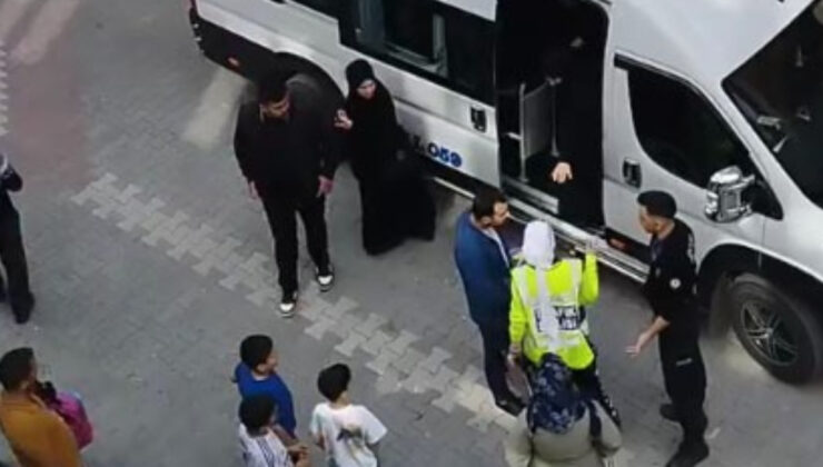 İstanbul’da yanlışlı formda öğrenci indiren servis şoförü polisle tartıştı