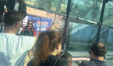 Kadıköy Ünalan metrosunda yürüyen merdiven kırıldı