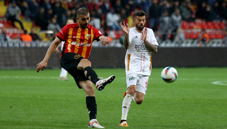 Kayserispor konuk ettiği Antalyaspor’u 3 golle geçti
