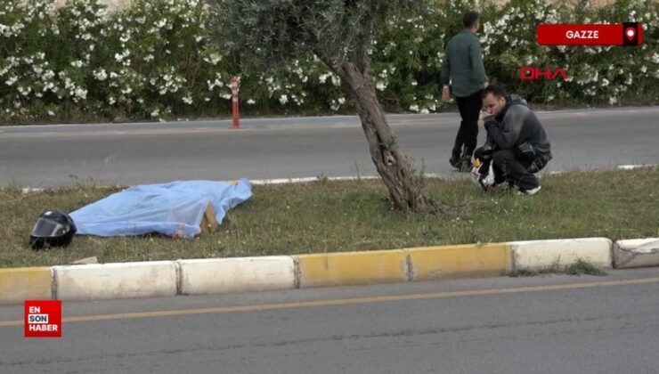 Kazada ölen arkadaşının cansız vücudunun başından ayrılmadı