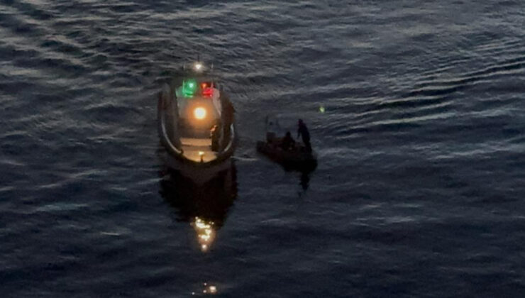 Kocaeli’de alık tutarken kayalıklardan denize düşen genç yaralandı