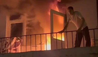 Kocaeli’de yangına müdahale ederken alevler büyüyünce balkondan atladı