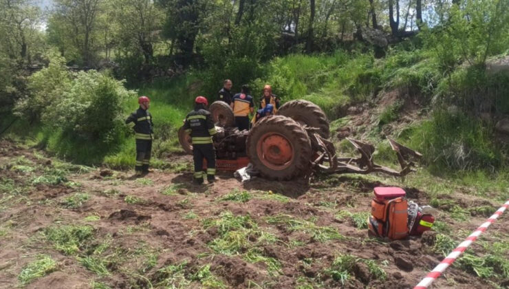 Konya’da devrilen traktörün altında kalan genç can verdi