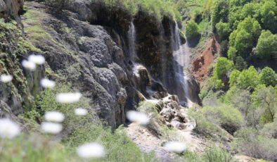 Manisa’da Tabansız Göl Şelalesi ziyaretçilerini bekliyor