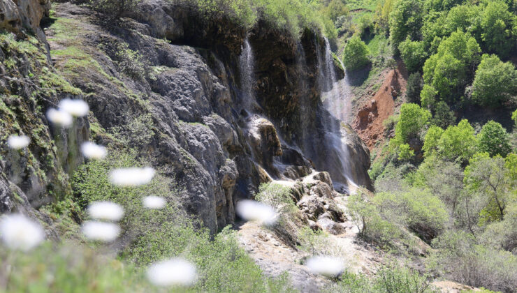 Manisa’da Tabansız Göl Şelalesi ziyaretçilerini bekliyor