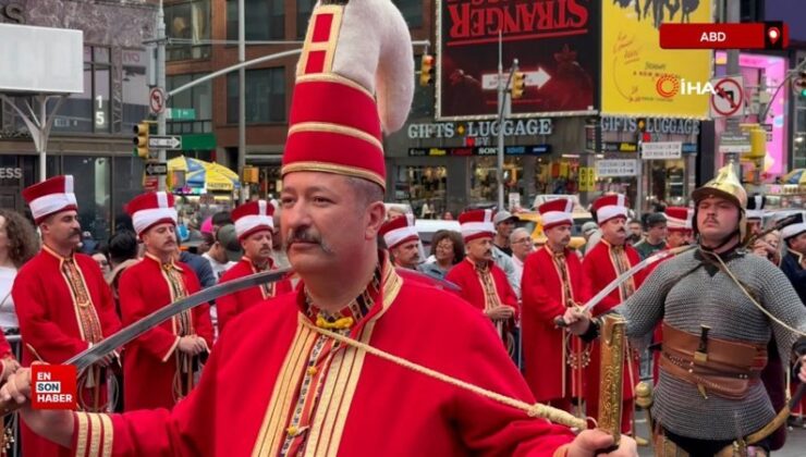 Mehteran Birliği’nden Times Meydanı’nda görkemli konser