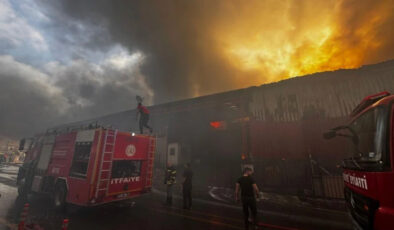 Mersin’de elektronik eşya üreten fabrikada yangın