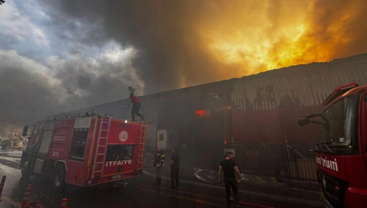 Mersin’de elektronik eşya üreten fabrikada yangın