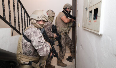 Mersin’de vatandaşların hesap bilgilerini satan şebeke çökertildi: 33 gözaltı