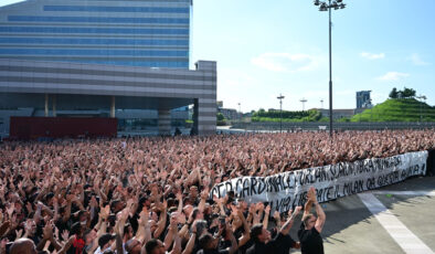 Milan taraftarları kulüp idaresini protesto etti