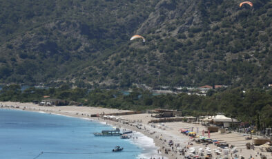 Muğla’da sıcaklıkların artmasıyla kıyılar doldu