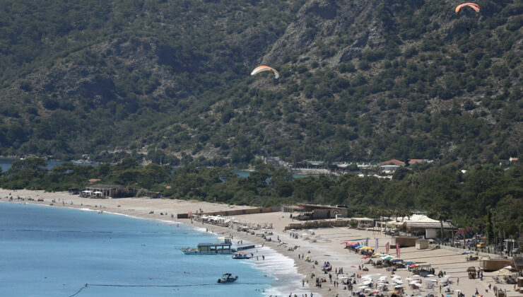 Muğla’da sıcaklıkların artmasıyla kıyılar doldu