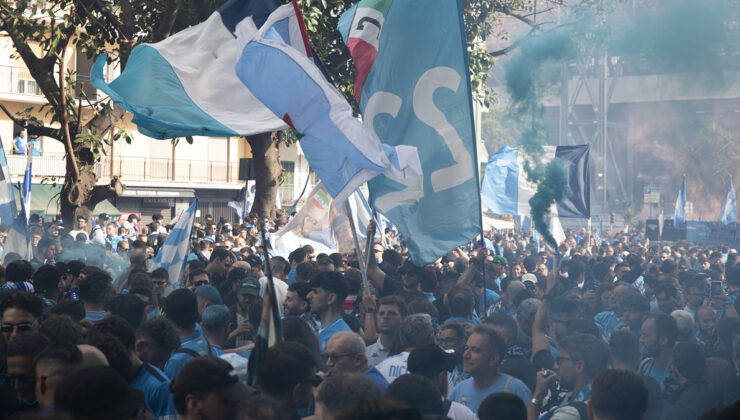 Napoli’nin şampiyonluk kutlamalarında en az 39 kişi yaralandı