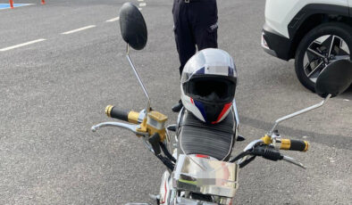 Nevşehir’de yatarak motosiklet süren şoföre ceza