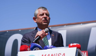 Özgür Özel ve Cüneyt Özdemir ortasında Soma arbedesi