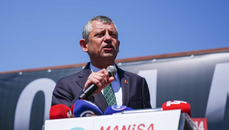 Özgür Özel ve Cüneyt Özdemir ortasında Soma arbedesi