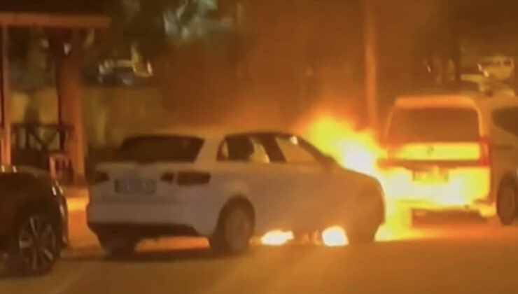 Şanlıurfa’da park halindeki araba alev aldı