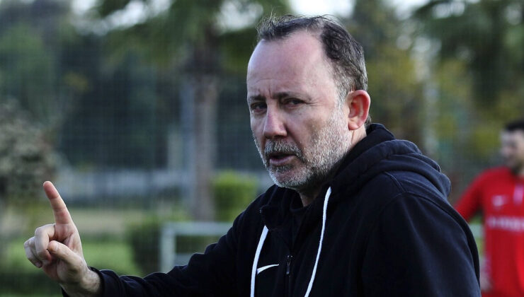 Sergen Yalçın, dönemin 11’ini oluşturdu