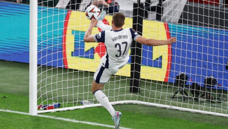 Taraftarlar gol diye ayağa kalkmıştı: UEFA Avrupa Ligi finalinde kupaya uzanan müdahale